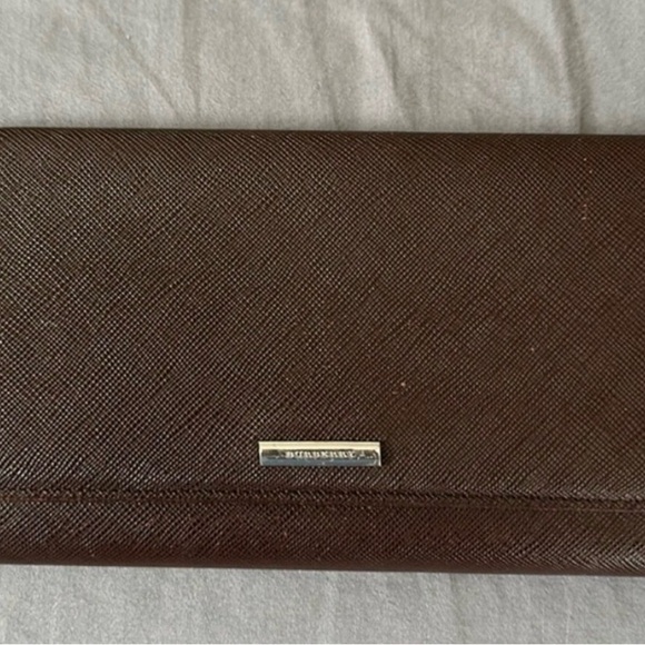 Burberry Long Wallet with kiss lock - Picture 2 of 9